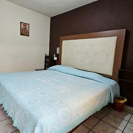 Hotel 2000 موروليا المظهر الخارجي الصورة