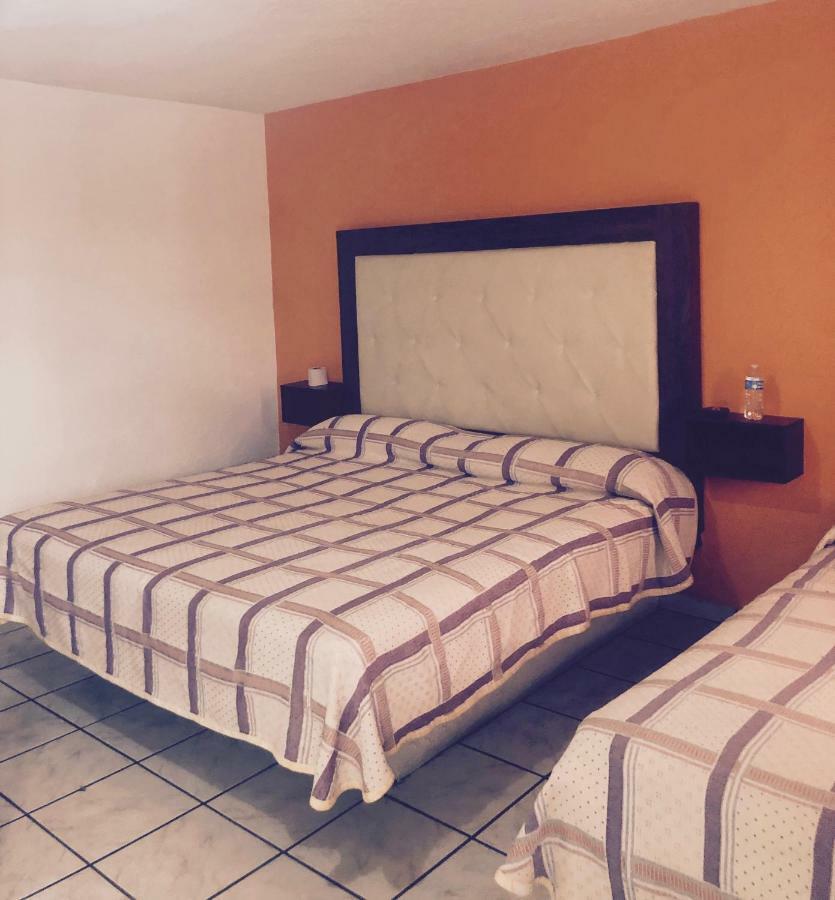Hotel 2000 موروليا المظهر الخارجي الصورة