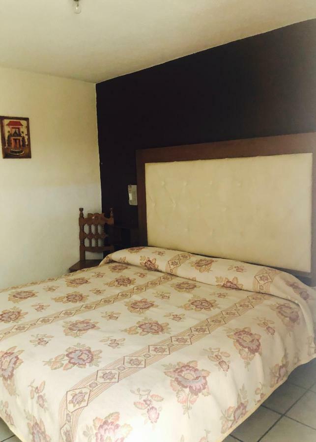 Hotel 2000 موروليا المظهر الخارجي الصورة